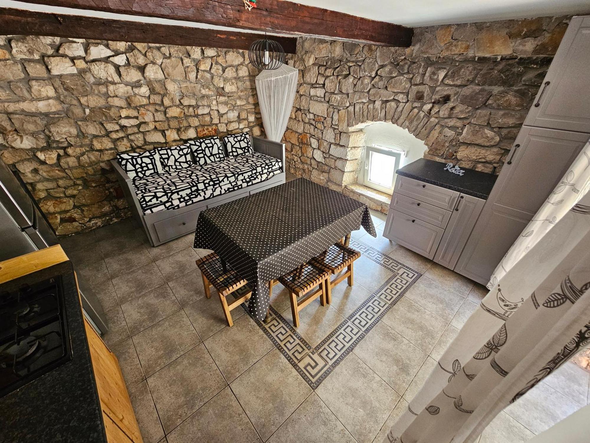 Kamena Kucica Holiday home *